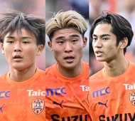 「バッキバキですな」仙台発大宮行の新幹線車内ビール&ユニ姿の“目バキバキお姉さん=監督の娘”が話題!「ちょっ、気合い入りすぎ〜」「決意みなぎる眼差しが素敵」の声の画像