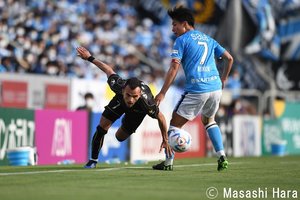 PHOTOギャラリー「ピッチの焦点」【明治安田Ｊ１リーグ　第１４節　ジュビロ磐田ｖｓ北海道コンサドーレ札幌　２０２２年５月２２日　１５：０３キックオフ】の画像