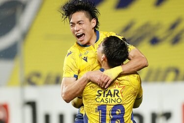 シント トロイデンで香川真司ほか日本人選手5人が躍動 原大智が1ゴール1アシスト 林大地がダメ押し弾 の活躍で3連勝 日本代表入り期待2人の ゴール とは 動画 サッカー批評web シント トロイデンで香川真司ほか日本人選手5人が躍動 原大智が1ゴール1アシスト 林大地がダメ押し弾 の活躍で3連勝 日本代表入り期待2人の ゴール とは 動画 サッカー批評web