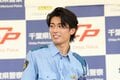 【画像23枚】中村敬斗の警官姿に｢カッコいい｣大歓声！千葉県警｢闇バイト防止｣イベント密着(2)革靴で神技リフティング！悩める中学生へ世界基準のアドバイスもの画像006