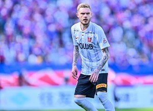 【浦和レッズ】背番号10・モーベルグが「神の一振り」! 90分の「ワールドクラス土壇場FK」でヴィッセル神戸を下す!【動画】の画像