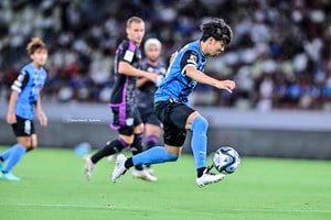 「ファーストタッチうまっ…」川崎・脇坂泰斗がバイエルン守備を正確な技術で突いた“極上シュート”が賞賛！ 一連の連携にも「こんな川崎と試合すんの恐怖でしかない」の声の画像