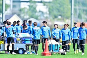 【J1川崎8選手のディズニーシーはどのような1日だったのか(1)】カチューシャ選びに2店舗、山田新と永長鷹虎は高額被り物etc.  証言から分かったファン必見「20のポイント」の画像