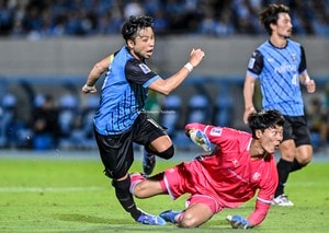 「どこがファールやねん!!」「なんで武蔵小杉で中東の笛」J1川崎がACLE・韓国チーム相手に奪うも無効の「FW小林悠の幻のゴール」に疑問の声続々……現地勢が分からなかった“取り消し理由”の画像