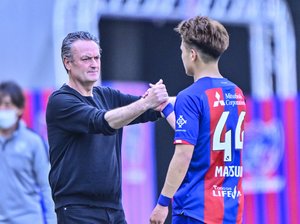 【J1考察】ワールドカップが示す「縁」！Jリーグを変えていくスペイン人指導者【FC東京と浦和レッズのスコアレスドローが「激熱」になった理由】(3)の画像