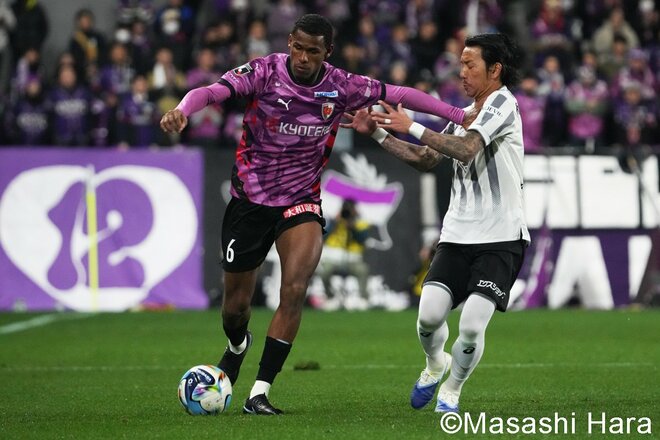 神戸“黄金コンビ”が先制も…京都“ブラジル兄弟”が同点に！百年構想リーグ開幕戦“京神ダービー”は肉弾戦の末にPK決着！【京都サンガF.C.vsヴィッセル神戸】激闘PHOTOギャラリーの画像003