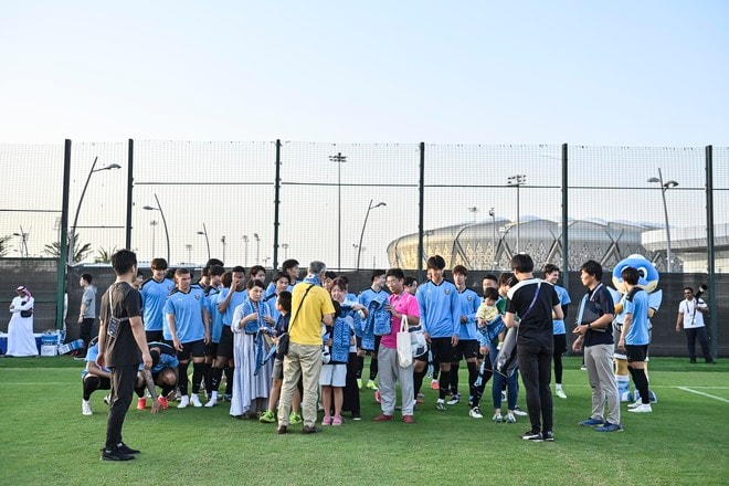 【川崎フロンターレアルバム】サウジアラビア到着翌日4月23日のジェッダ市内での「コーチングスタッフ＆クラブスタッフ写真」と「選手と子どもたちの交流写真」合計98枚！の画像086