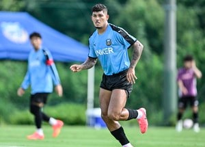 【川崎、対藤枝戦のトレーニングマッチ詳報(1)】FWエリソンが2得点で攻撃陣けん引。選手のポジション変更を行いながら底上げ図る……前半に2回の飲水タイムを設けて確認の画像