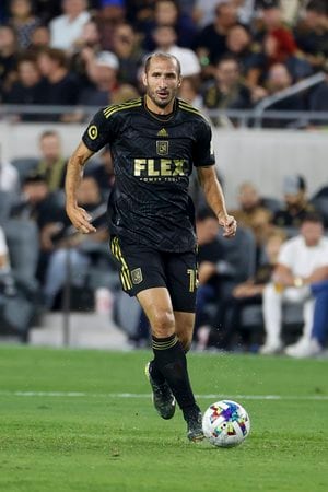 「モドリッチに変身」元イタリア代表DFキエッリーニによる「超絶アウトサイドパス」が話題! 芸術的アシストで先制点を演出の画像