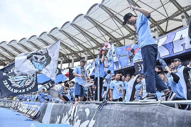 【サポーターアルバム】等々力連勝をアシストした「川崎フロンターレの試合前のサポーター写真83枚」！ 2万2070人が駆け付け圧巻の応援見せた「川崎フロンターレーセレッソ大阪」の画像074
