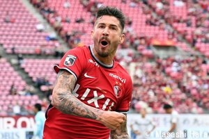 鹿島アントラーズFWエヴェラウドが敗戦危機を救う衝撃弾!｢年間ベストゴール｣級の｢スーパーバイシクルゴール｣炸裂!! ツイッター上で｢訳わからん｣と話題となった衝撃弾とは?【動画】の画像