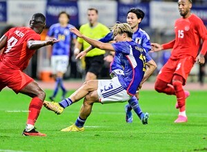 「落ち着きと決定力すごいな」中村敬斗の反転からの強烈右足コントロール弾に称賛続々！ 負傷退場が心配も代表4試合4得点に「イケメンなだけじゃないね」の声の画像