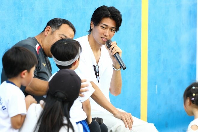 ｢イケメン過ぎる…｣中村敬斗が明かした｢人生で一番うれしかったゴール｣と｢誓ったリベンジ」。後輩たちに語った日本代表の現実と移籍先【密着ルポ後編】の画像007