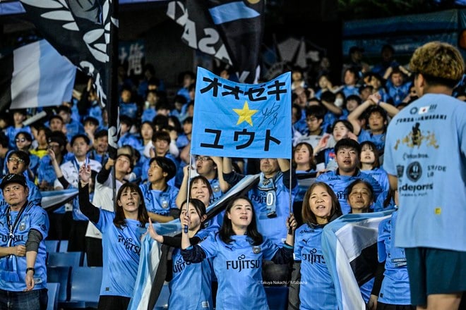 【J1川崎を取材して感じた「育てる力と心」とは(8)】「フロンターレのサポーター」が「唯一無二のこのクラブの誇り」のワケとは。エンブレムを超え、海を越えたチーム愛の物語の画像062