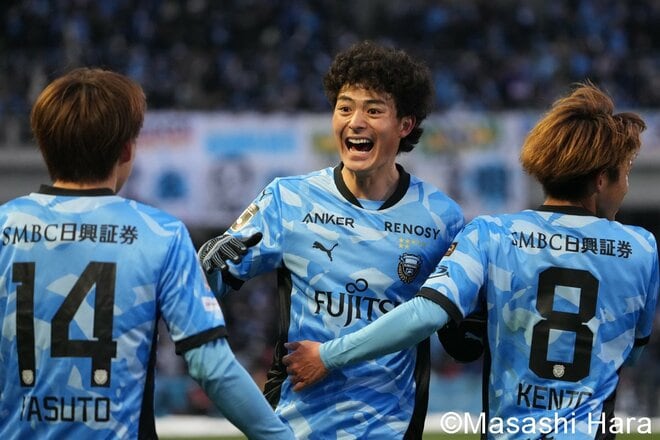 壮絶な8発打ち合い！新加入5人起用“進化”した川崎が開幕勝利！エリソン圧巻ハット！変化した右サイド！奮闘したCBコンビ！昨季2位の柏に激勝！【川崎フロンターレvs柏レイソル】激闘PHOTOギャラリーの画像009