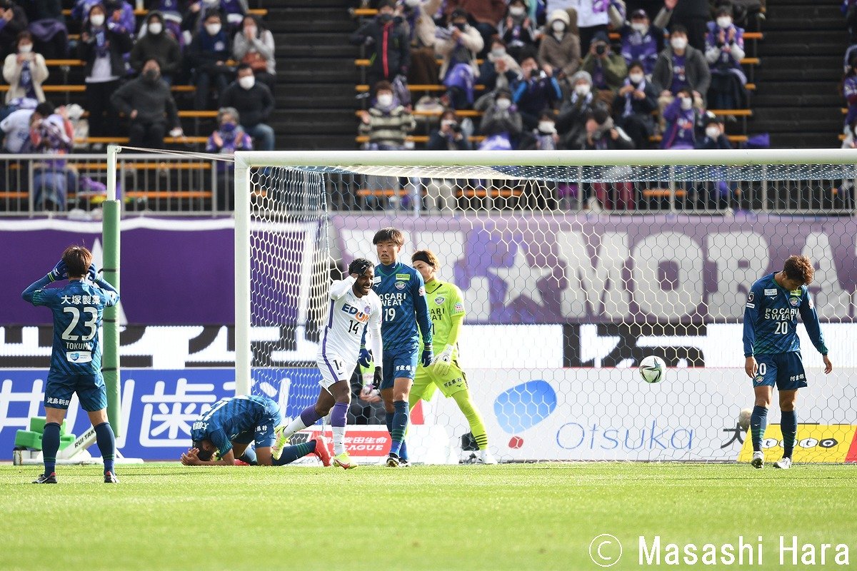 J1考察 16位 湘南ベルマーレとの間にあった 降格ラスト1枠 徳島ヴォルティスとの 決して小さくない差 J2降格徳島 陥落への道 1 サッカー批評web