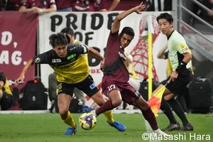 神戸エースに一歩も譲らない柏DF、代表帰りFWが終了間際に鋭いシュート、勝ち点6ポイントの死闘【ヴィッセル神戸vs柏レイソル】激闘PHOTOギャラリーの画像