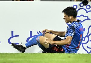 「寝返りが打てない」「熱が出た」サッカー日本代表・宮市亮がリハビリ動画で「術後の容体」を公開！ 即3万回再生の“手術から2日目の姿”の画像