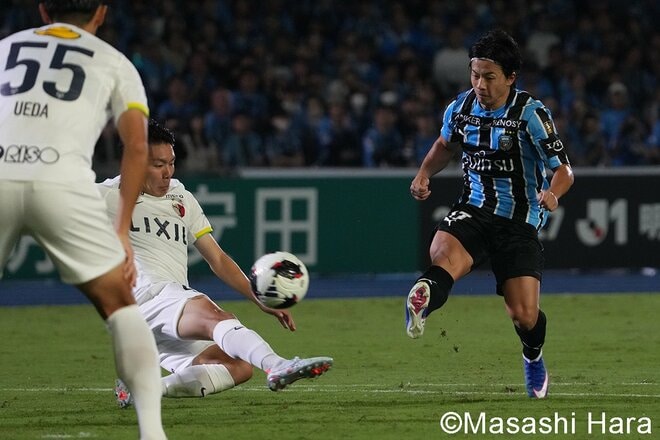 川崎が劇的なドロー！ マルシーニョが見事な同点ゴール！ 伊藤達哉が技ありアウトサイド弾！ 殊勲ペドロ・ホマーノが咆哮！ 王者・鹿島は4戦未勝利…【川崎フロンターレvs鹿島アントラーズ】激闘PHOTOギャラリーの画像006