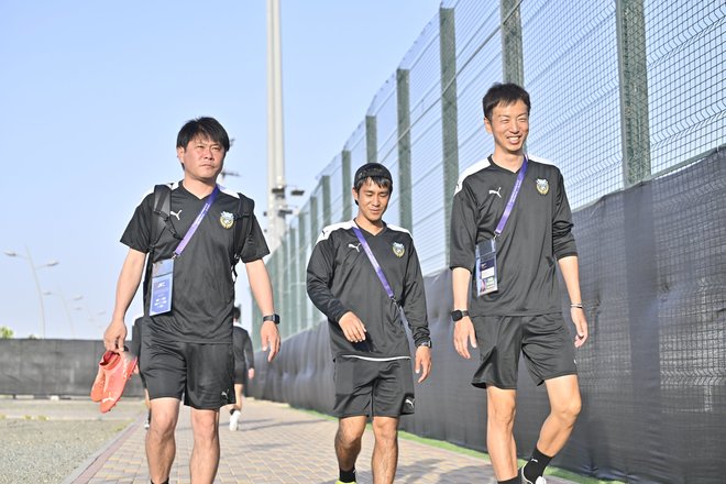 【川崎フロンターレアルバム】サウジアラビア到着翌日4月23日のジェッダ市内での「コーチングスタッフ＆クラブスタッフ写真」と「選手と子どもたちの交流写真」合計98枚！の画像008