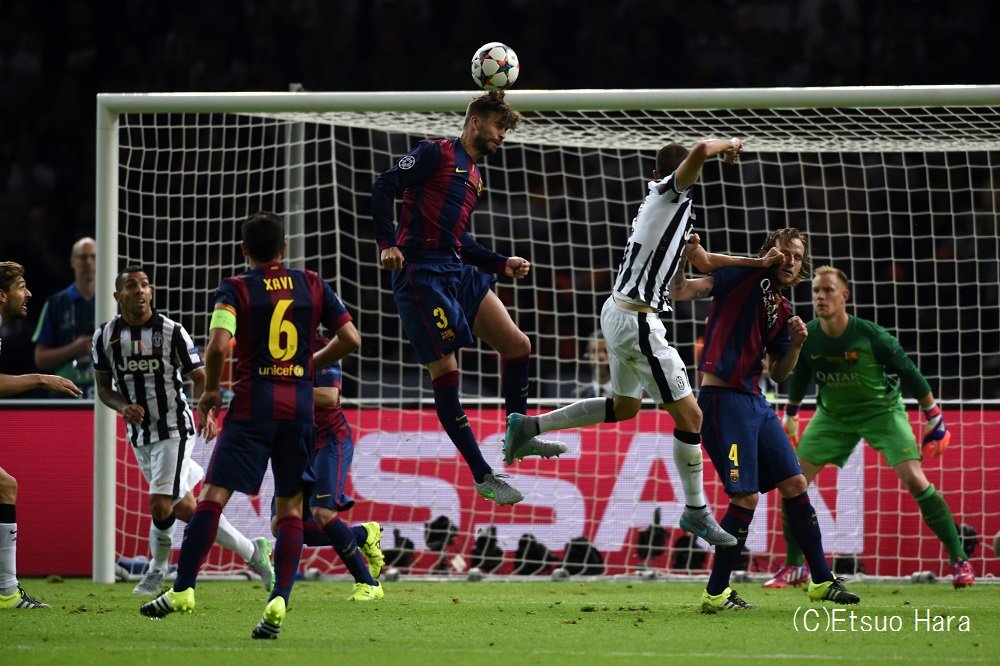 短編映画のような出来栄えで1300万回再生！ バルセロナDFジェラール