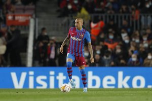 バルセロナ「7試合連続無敗」38歳の“帰還レジェンド”D・アウベスの「偽SB化」が大きな武器に!アトレティコ戦では1G1Aの大活躍!【バルセロナ復調3つの理由】(2)の画像