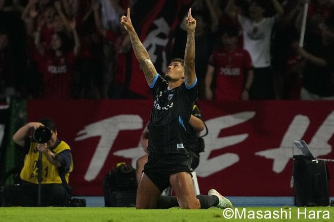4戦連続ゴール中の｢川崎17番｣が終了間際に勝ち越し弾、直後のFKを｢浦和10番｣が決めて同点に！ 激闘を制したのは【川崎フロンターレvs浦和レッズ】激闘PHOTOギャラリーの画像002
