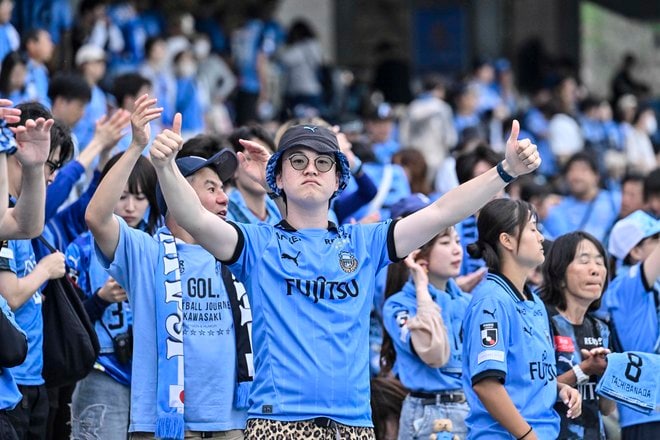 【サポーターアルバム】完封勝利後に笑顔＆万歳見せた「川崎フロンターレの試合後のサポーター写真83枚」！ ホーム連勝を熱狂的サポート「川崎フロンターレーセレッソ大阪」の画像002