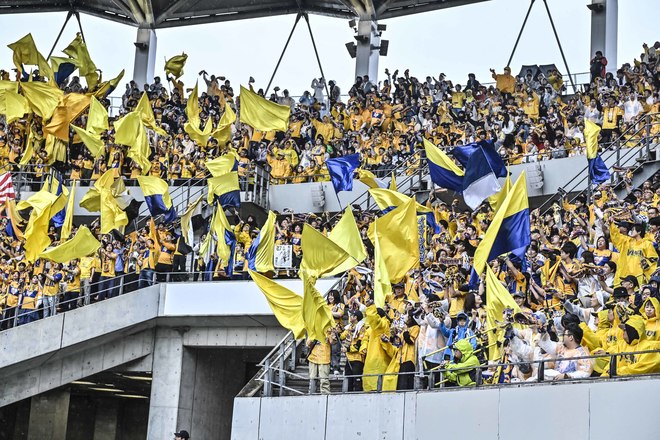 【仙台サポーターアルバム(2)】雨の試合に2000人！ 現地撮影した「ベガルタ仙台のサポーター写真99枚」！「ジェフユナイテッド千葉ーベガルタ仙台」の画像002