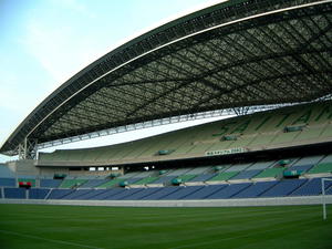 大住良之の「この世界のコーナーエリアから」第103回「おお、芝生!」(1)日本代表に続き、浦和レッズを待ち受ける「埼スタピッチの恩恵」の画像