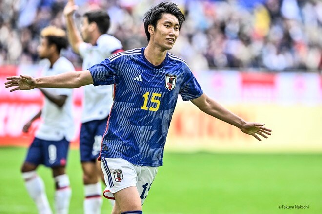 「日本の最高の選手」サッカー日本代表・鎌田大地、“全身黒ずくめ”の「ドーハ入り」インスタ画像に世界中から激アツエール！「大地、幸運を祈る」「かっこいいです」の画像