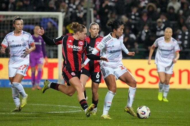 なでしこ至宝からスマイルクイーンへ！谷川萌々子“雨天の激闘”！｢奪い取る｣｢競り勝つ｣｢突破する｣無双プレーで完勝！試合後の｢弾ける｣笑顔が超キュート！【フランクフルトvsバイエルン】PHOTOギャラリーの画像002