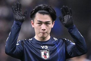 エースが止まらない！ 日本代表FW上田綺世が開幕7戦6発！ 巧みな動き出し｢お手本のような予備動作｣からの豪快ダイビングヘッド弾！ 得点ランク単独トップの画像