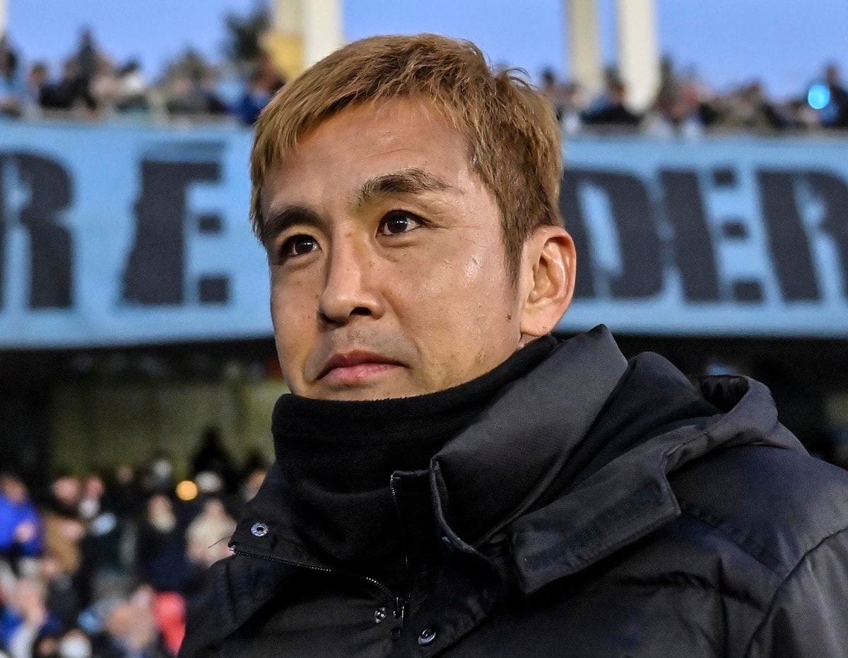 とんでもない傑作｣稲本潤一のプレミア古巣が発表した“市松模様”の新