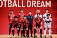 「寒そうだけど、楽しそう」J1川崎・沖縄キャンプでの“海中ガチンコ相撲”に大盛り上がり!「若いって良いね(笑)」「新やっぱ強い」「風邪引かないように」などの声の画像