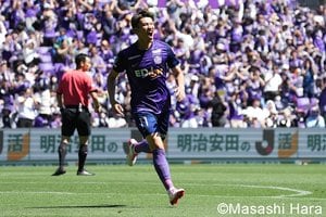 広島が鮮やか2発！躍動の中村草太と右足一閃の加藤陸次樹！トルガイ引退…全試合全席種完売達成の“マチナカスタジアム”で紡いだ歴史と想い【サンフレッチェ広島vs川崎フロンターレ】激闘PHOTOギャラリーの画像