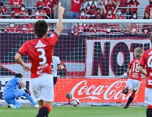 【Jカップ分析】浦和がベスト8進出(2)ユンカーとの最強コンビ！小泉佳穂は移籍後初ゴールに「お待たせしてしまって…」の画像