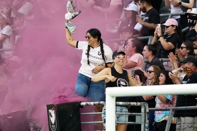なでしこ美人DFが｢決勝点｣アシスト、サッカー界のレディー・ガガは｢私服姿｣でピッチに、アメリカ女子サッカーで奮闘する守屋都弥、遠藤純、スタンボー華のホーム戦【アメリカNWSL】激闘PHOTOギャラリーの画像007
