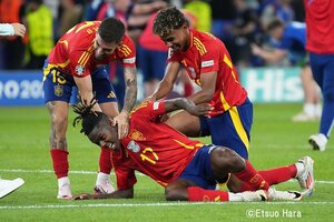 大住良之の｢この世界のコーナーエリアから｣第153回【｢奇跡の12ゴール｣最強スペインが産声を上げた日】(3)全員攻撃で｢11‐0勝利｣を目指すスペイン、訪れた｢先制のチャンス｣に痛恨のPK失敗の画像