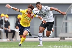 PHOTOギャラリー「ピッチの焦点」【明治安田生命Ｊ２リーグ　第１７節　ギラヴァンツ北九州ｖｓジュビロ磐田　２０２１年６月５日　１４：０３キックオフ】の画像