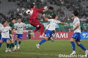 最下位を巡る試合は大激戦！ 先制エリソンがゴールパフォ＆林尚輝が気迫の同点ゴール！ 新井悠太と日高大のマッチアップが象徴的！一美和成が初出場【東京ヴェルディvsジェフユナイテッド千葉】激闘PHOTOギャラリーの画像