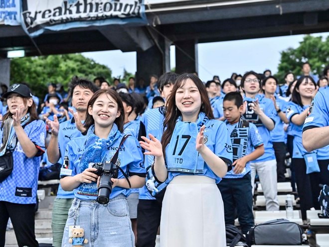 【サポーターアルバム】平日のナイトゲームに2万302人が来場！ 熱すぎる川崎フロンターレのサポーターの試合前の写真71枚！「川崎フロンターレー浦和レッズ」の画像033