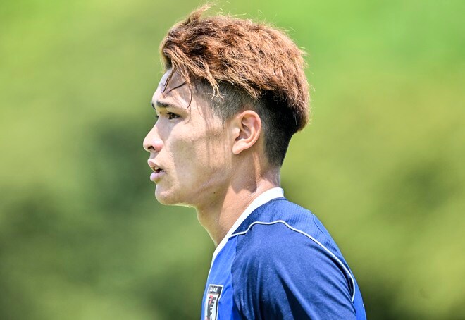 「ここまで跳ね返ったPKみたことないわ」U20日本代表MF松木玖生の強烈PKに驚きの声が続々! 失敗したものの「クロスバー当たってそんな飛ぶ?」とファン反応の画像