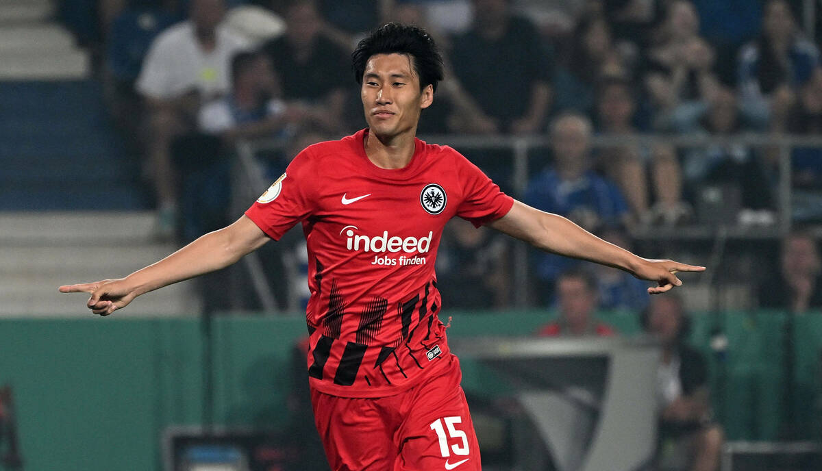 フランクフルトのサッカー日本代表・鎌田大地が今季初公式戦で本職では