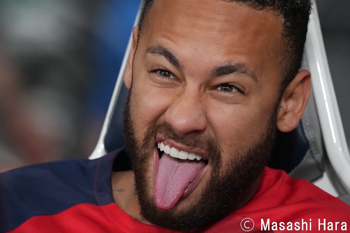 ブラジル代表ネイマール、イケメンに成長した14歳息子と“日本”満喫