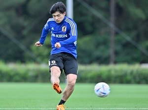 サッカー日本代表・フィールドプレーヤーで唯一「未出場」の鹿島アントラーズ・上田綺世が「居残りシュート練習」！見せたい「ガーナ戦先発起用」と「“価値”を示す理不尽ゴール」の画像