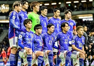 「とても素敵です♡」「いつも可愛い」サッカー日本代表選手と人気女子アナ妻との「仲睦まじいおどけた2ショット」が大反響！ 代表活動を前にリフレッシュ姿を公開の画像