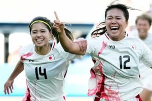 城福監督に遅れること1年での｢改革｣、長谷川唯らの離脱に苦しむチームを救った｢最適解｣、千葉L戦｢真のMVP｣は【かつての｢絶対女王｣日テレ東京ベレーザ｢WEリーグ初優勝｣の舞台裏】(2)の画像