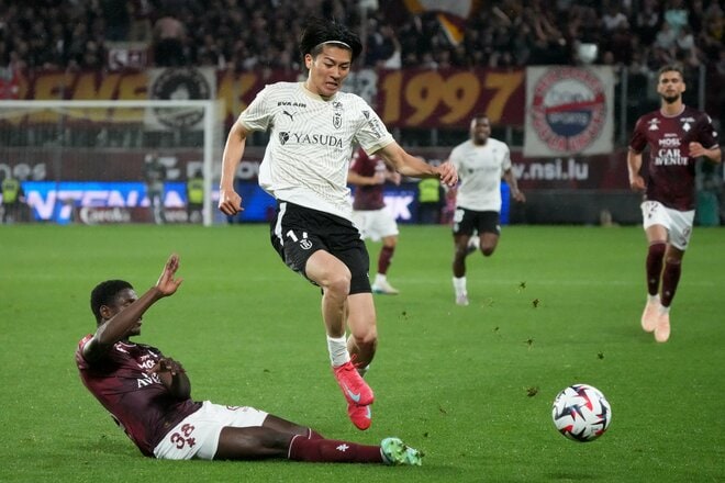 ｢珍しくブチギレ｣サッカー日本代表・中村敬斗｢封じられた｣勝利の方程式と伊東純也級｢最高クロス｣の供給者、最強パリSG戦で起こす｢3試合連続｣の奇跡【メスvsスタッド・ランス】中村敬斗PHOTOギャラリー15連写の画像004