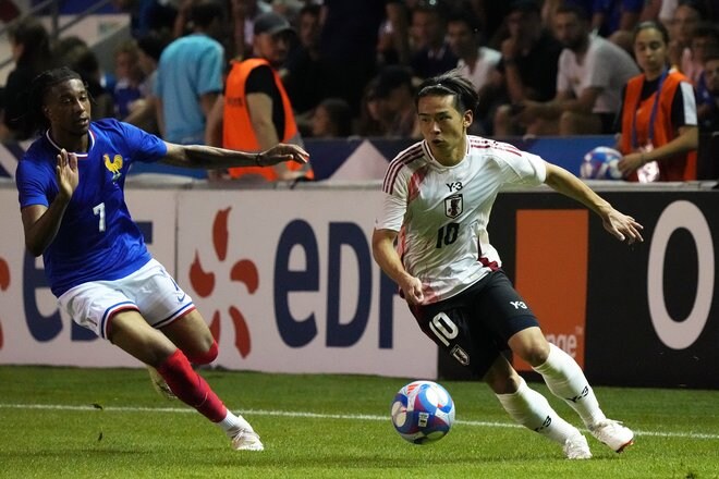 パリオリンピック男子サッカー日本代表「激闘の記録」PHOTOギャラリー26枚　親善試合フランス戦　銀メダルに輝いた開催国フランス相手にキャプテン藤田譲瑠チマがゴール！　攻め込まれるも価値ある引き分けの画像016